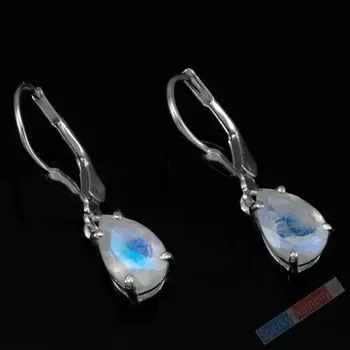 Náušnice Minimalistické stříbrné náušnice s broušeným bílým měsíčním kamenem QA, kapky cca 9 x 6 mm (ME3025U)