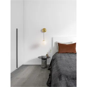 Nástěnné svítidlo NOVALUCE Nástěnné svítidlo THE EGG zlatá a matný černý kov lesklé opálové sklo G9 1x5W 230V IP20 bez žárovky - NOVA LUCE NV 9009262