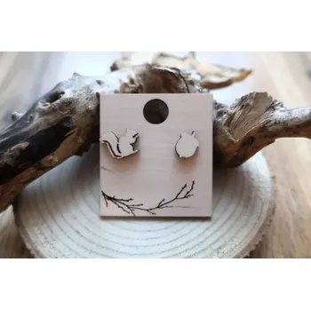 Náušnice Dřevěné náušnice Veverka s oříškem (Dřevěné náušnice)