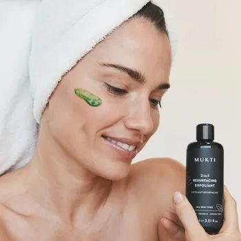 Pleťový peeling Mukti Organics Regenerační exfoliant 2v1 100 ml