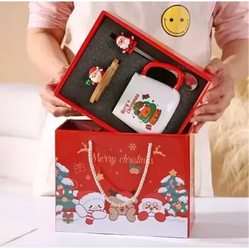 Vánoční sada - HRNEK S VÍČKEM A LŽIČKOU - MEDVÍDEK (Značka: COZY)