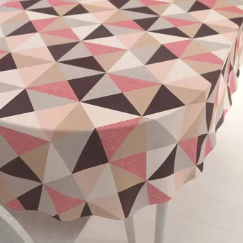 ubrus Sametový oválný ubrus Tamara TMR-048 Růžovo-hnědo-šedé trojúhelníky 140x180 cm