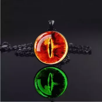 Seriál řetízek Pán prstenů Sauronovo oko svítící