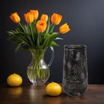 Keramická váza s květy - černošedá