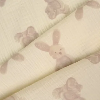 Látka mušelín / dvojitá gázovina Bella ecru zajíček