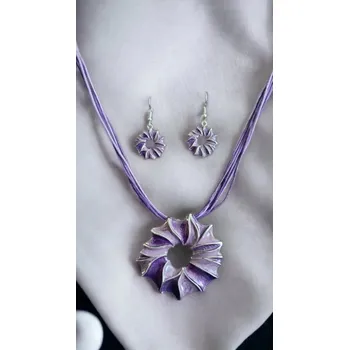 Souprava šperků Sada smaltovaných šperků "Věnec" Barva: Fialová