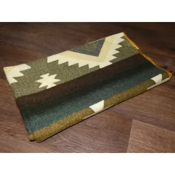 Přehoz na lůžko Deka Ekvádor (lamí vlna, malá V)