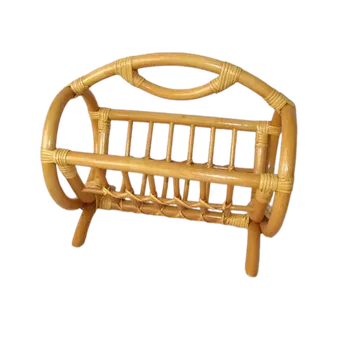 Doplněk ke knize Ratanový novinový stojánek Sanders - SLEVA 3% s kodem radost25