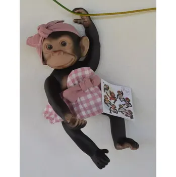 plyšák Opička v růžovo-bílé kostkované sukénce od RosaToys (BEBE MONO 25 CM ROSA )