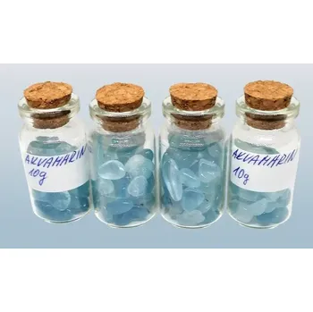 Přírodní kámen Akvamarín tromlovaný chips ve skleněné lahvičce (obsah lahvičky 10g)