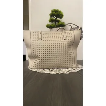 Kabelka Kabelka s ozdobnými prvky Barva: Béžová