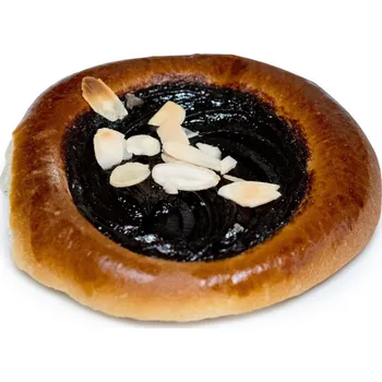 Pečivo Antonínovo pekařství Kynutý koláč povidlový s mandlemi