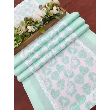 ubrus Běhoun - mentolová srdíčka na bílé v kombinaci s mentolovou