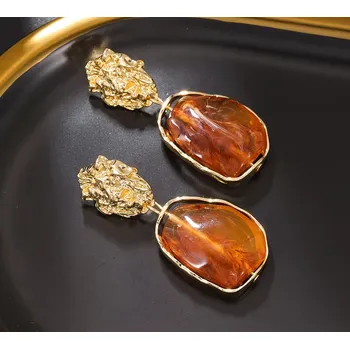 Náušnice B-TOP Dámské náušnice klipsy s nepravidelným pryskyřicovým přívěskem Druh barvy: Bronzová