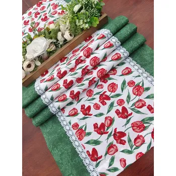 ubrus Běhoun - tulipány na bílé v kombinaci se zeleným mechem