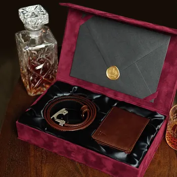 Peněženka REDFIR Dárková hnědá sada pro pány Euphory - pásek a peněženka Hnědá