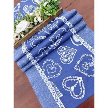 ubrus Běhoun - bílá malovaná srdce na modré