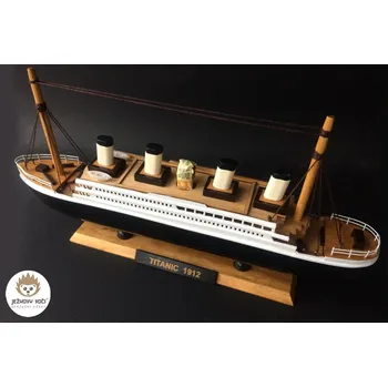 Láhev LUXUSNÍ DÁRKOVÁ LÁHEV - ZAOCEÁNSKÝ PARNÍK - TITANIC - S ALKOHOLEM 40% ŠVESTKA