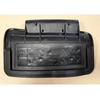 Záklopka bočního výhozu sekačky