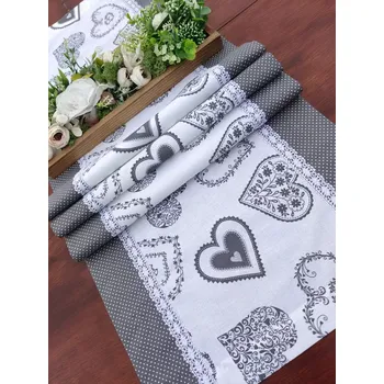 ubrus Běhoun - srdce malovaná šedá s puntíkem