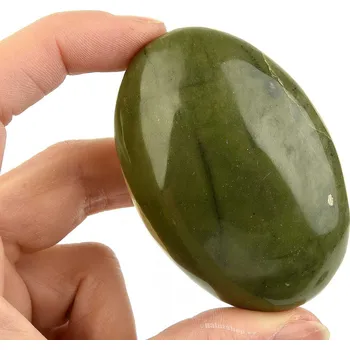 Přírodní kámen Kámen nefrit 128g (Pákistán)