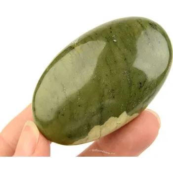 Přírodní kámen Kámen nefrit 88g (Pákistán)