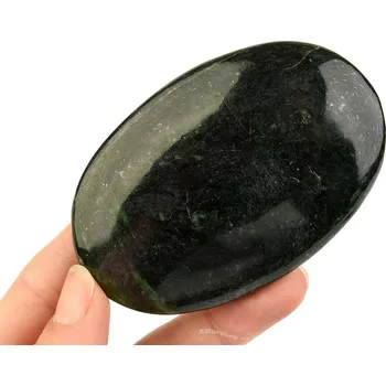 Přírodní kámen Kámen nefrit 139g (Pákistán)