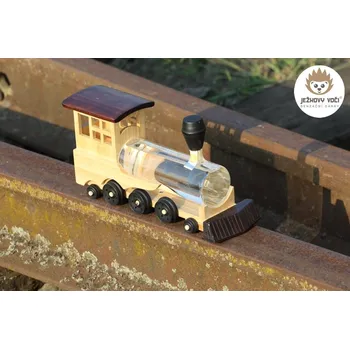 Dárkový potravinový koš LUXUSNÍ DÁRKOVÁ LÁHEV - DŘEVĚNÁ LOKOMOTIVA - BEZ ALKOHOLU