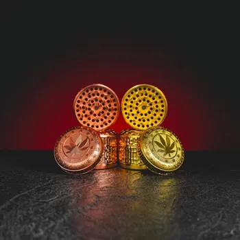 Přírodní produkt Kratom World Drtič tabáku kovový Dreamliner Cannaleaf 52mm