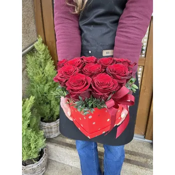 Růže v krabici, srdce Růže v bílé krabici, srdce - 11 růží - rozvoz Praha