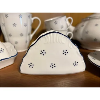 Porcelánový stojánek na ubrousky