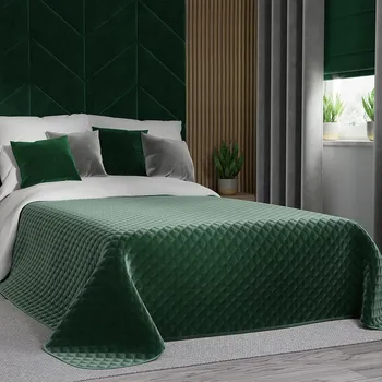 Přehoz na lůžko Lahvově zelený sametový přehoz na postel VELVI 220x240 cm