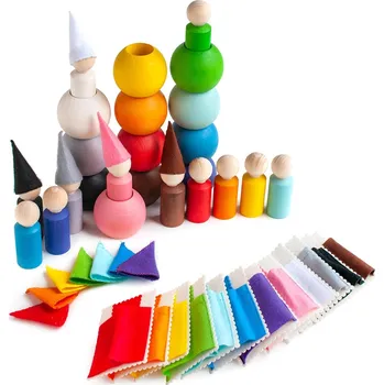 Dřevěná hračka Vzdělávací sada Ulanik Montessori dřevěná hračka "Small Peg Dolls with Hats, Beds and Balls"