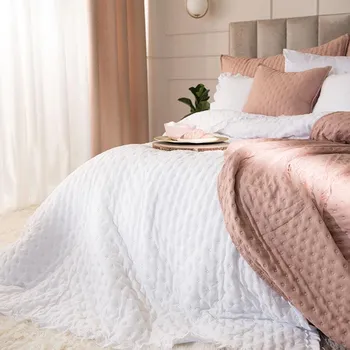 Přehoz na lůžko Bílý přehoz na postel s volánem WERONA 200x220 cm