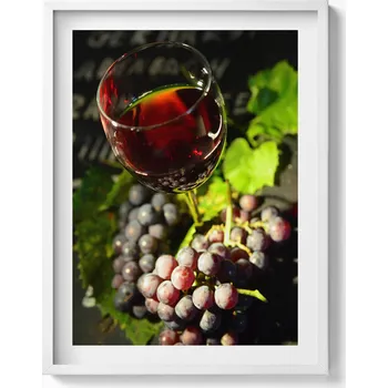 Obraz Stylový obraz v bílém rámu Sklenička červeného vína a hroznové víno 60 x 80 cm