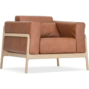 Křeslo Koňakově hnědé křeslo z buvolí kůže s konstrukcí z masivního dubového dřeva Gazzda Fawn ID_1051660