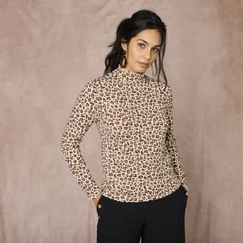 Dámské tričko Tričko se stojáčkem, zvlněným zakončením a leopardím potiskem režná/hnědošedá 54