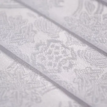 Plisovaný brokát / látka na kroje bílá vzor 2