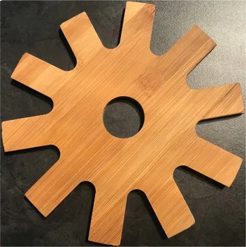 Obraz Kulatá dřevěná podložka čtvercová 20 x 20 cm