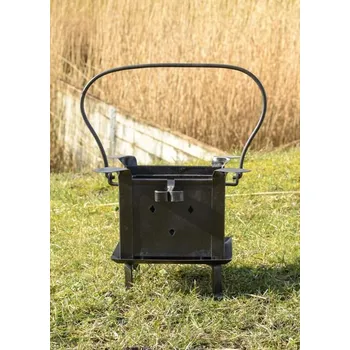 Historické přenosné ohniště a gril z oceli