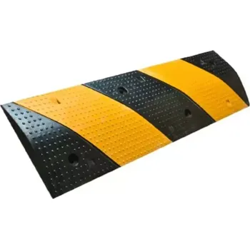 Dopravní zařízení Černo-žlutý plastový průběžný zpomalovací práh - délka 30 cm, šířka 100 cm, výška 5 cm