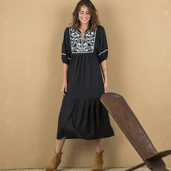 Dámské šaty Midi šaty s výšivkou a rukávy k loktům černá 36