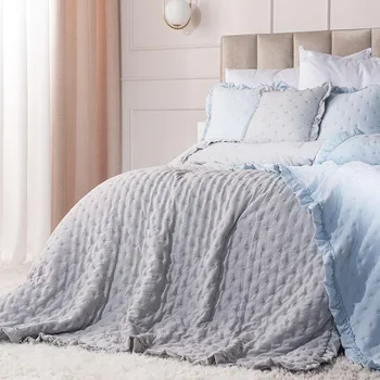 Přehoz na lůžko Šedý přehoz na postel s volánem WERONA 220x240 cm