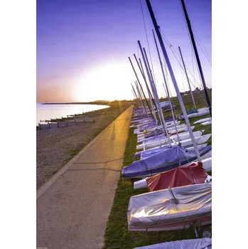 Obraz Plakát Kajaky na břehu mola bez rámu 29,7 x 42 cm