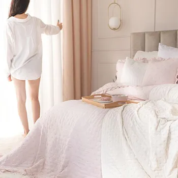 Přehoz na lůžko Růžový přehoz na postel s volánem WERONA 220x240 cm