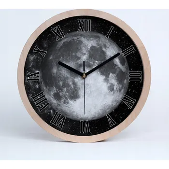 Hodiny Dřevěné nástěnné hodiny s římskými číslicemi a motivem měsíce, průměr 25 cm