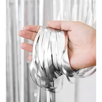 Obraz Dekorativní stříbrná závěsná dekorace 100x200 cm - Ideální na narozeniny, Svatoondřejská Noc, Silvestra