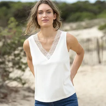 Dámské tričko Top s výstřihem do V a krajkou režná 54