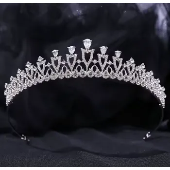 Čelenka B-TOP Postříbřená korunka do vlasů s krystaly Grace