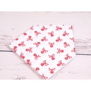 Šála Ostatní šátek bavlněný čtvercový bílý s červenými lebkami